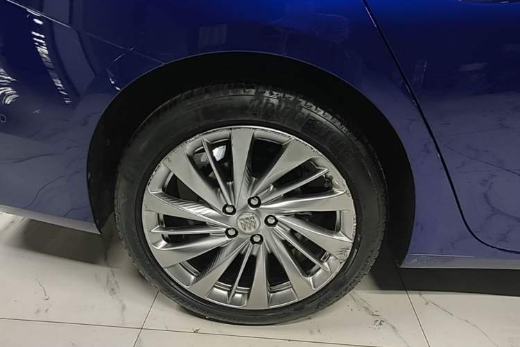 Used Buick LaCrosse 2023 Avia Edition Right Rear Wheel Hub