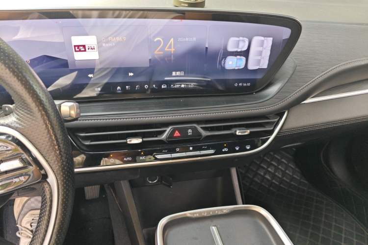 Used Buick LaCrosse 2023 28T Prestige Edition Audio And AC Panel