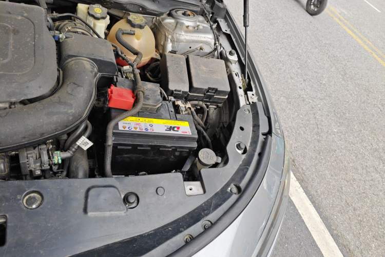 Used Buick LaCrosse 2023 28T Prestige Edition Engine Bay Left