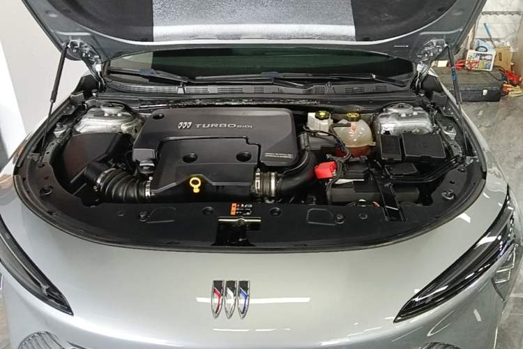 Used Buick LaCrosse 2023 Restyled 25T Cross-Country Edition Engine Bay