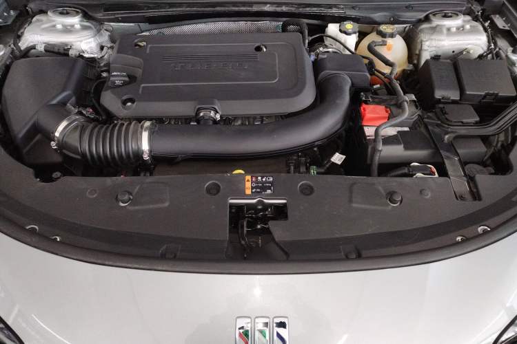 Used Buick LaCrosse 2023 28T Enjoyment Edition Engine Bay