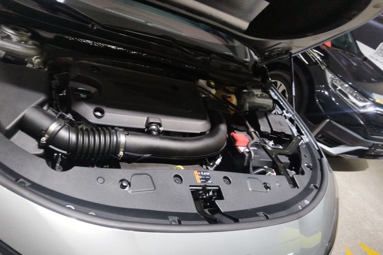Used Buick LaCrosse 2023 28T Prestige Edition Engine Bay