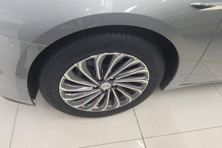 Used Buick LaCrosse 2023 28T Prestige Edition Exterior 4