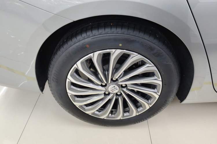 Used Buick LaCrosse 2023 28T Prestige Edition Exterior 5
