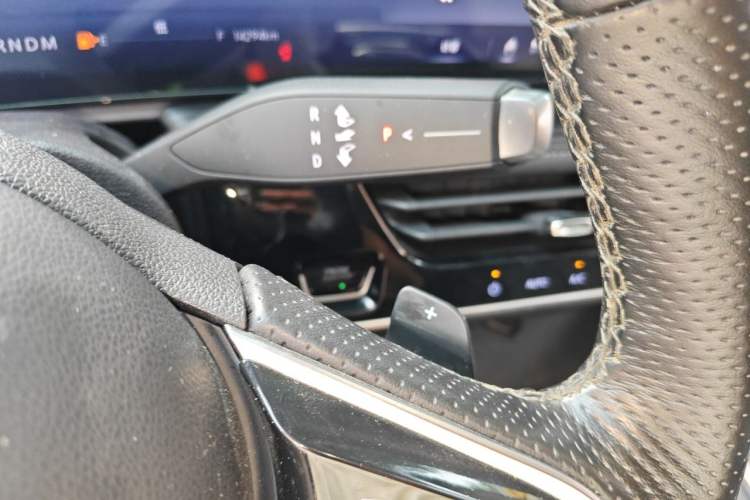 Used Buick LaCrosse 2023 28T Prestige Edition Gear Lever