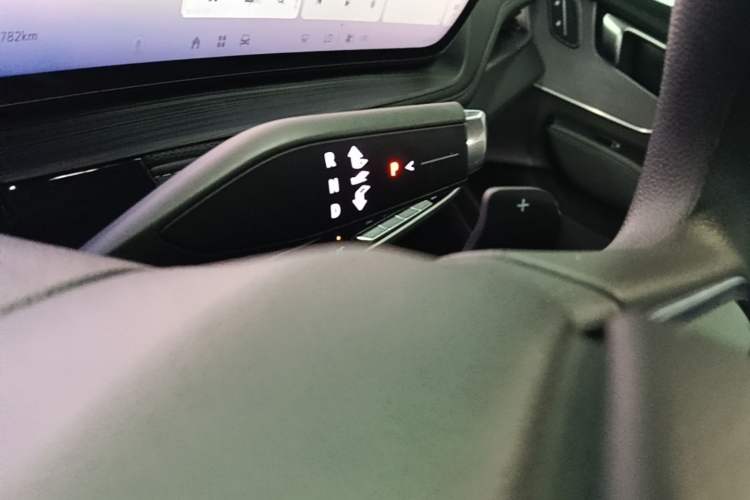 Used Buick LaCrosse 2023 Restyled 25T Cross-Country Edition Gear Lever