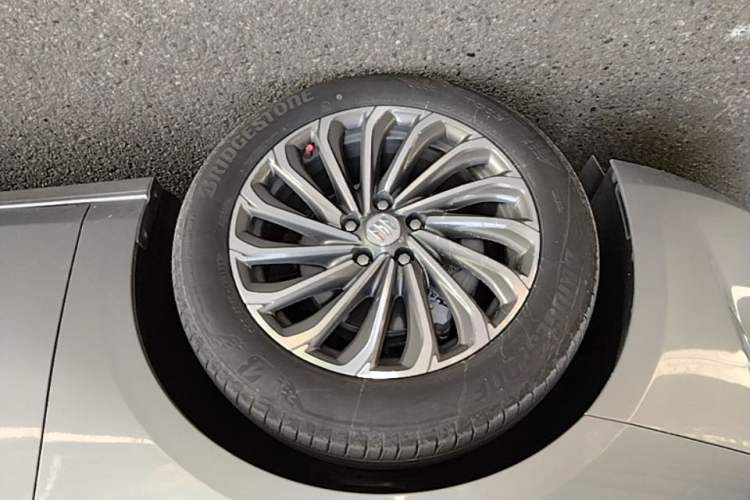 Used Buick LaCrosse 2023 28T Enjoyment Edition Left Front Wheel Hub