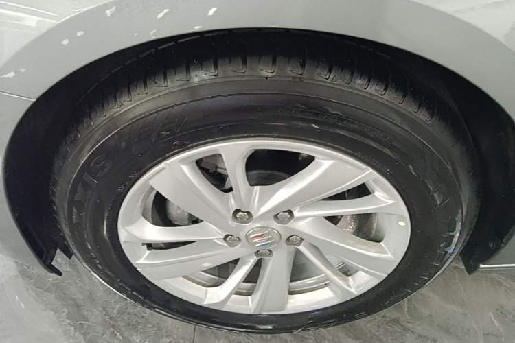 Used Buick LaCrosse 2023 Restyled 25T Cross-Country Edition Left Front Wheel Hub