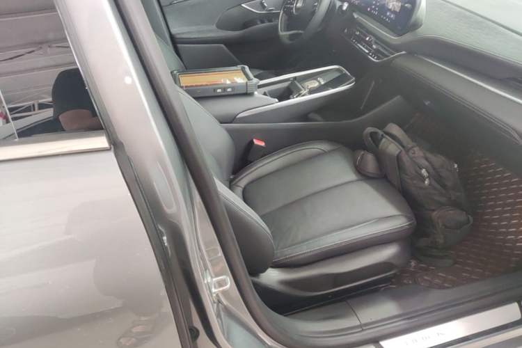 Used Buick LaCrosse 2023 28T Prestige Edition Right Front Seat