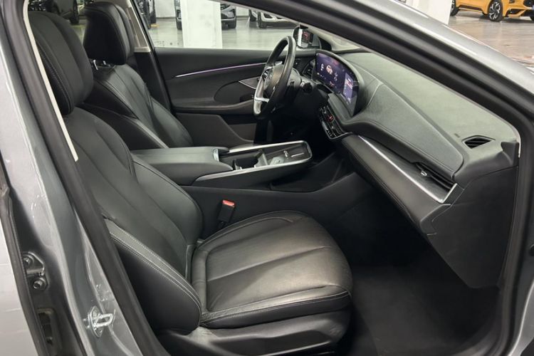 Used Buick LaCrosse 2023 28T Prestige Edition Right Front Seat