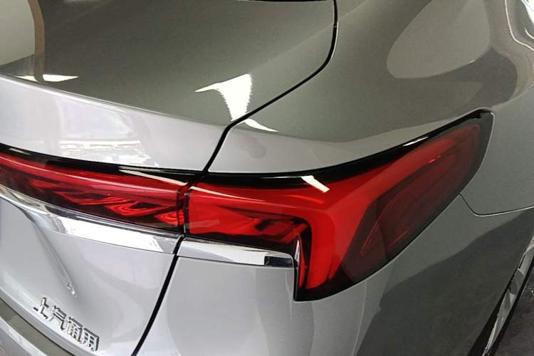 Used Buick LaCrosse 2023 Restyled 25T Cross-Country Edition Right Rear Taillight