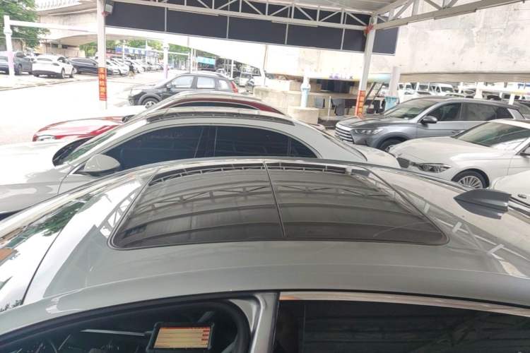 Used Buick LaCrosse 2023 28T Prestige Edition Roof