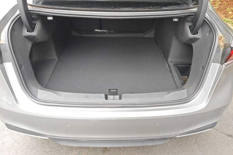 Used Buick LaCrosse 2023 28T Prestige Edition Trunk