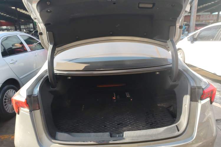 Used Buick LaCrosse 2023 28T Prestige Edition Trunk
