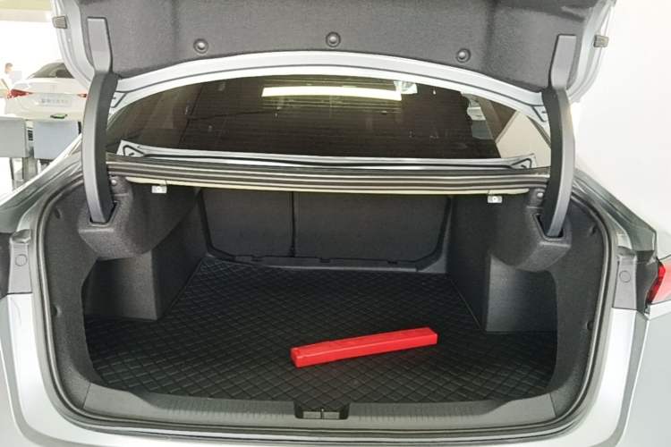 Used Buick LaCrosse 2023 Restyled 25T Cross-Country Edition Trunk
