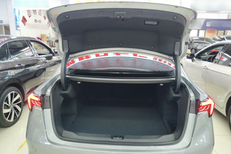 Used Buick LaCrosse 2023 28T Prestige Edition Trunk