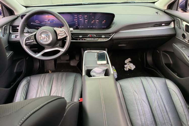 Used Buick LaCrosse 2023 Avia Edition Center Console