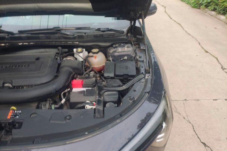 Used Buick LaCrosse 2023 28T Enjoyment Edition Engine Bay Left