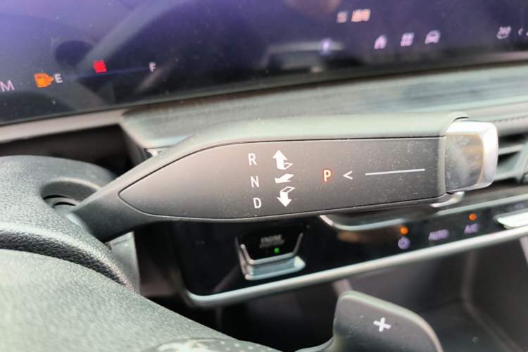 Used Buick LaCrosse 2023 Avia Edition Gear Lever
