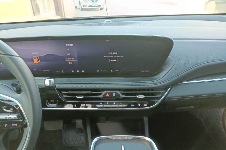 Used Buick LaCrosse 2023 Restyled 25T Cross-Country Edition Audio And AC Panel
