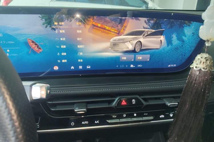 Used Buick LaCrosse 2023 28T Enjoyment Edition Audio And AC Panel