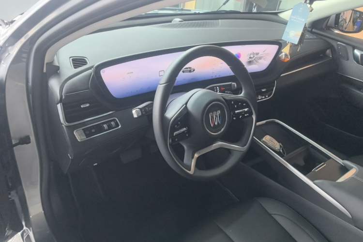 Used Buick LaCrosse 2023 Restyled 25T Cross-Country Edition Center Console