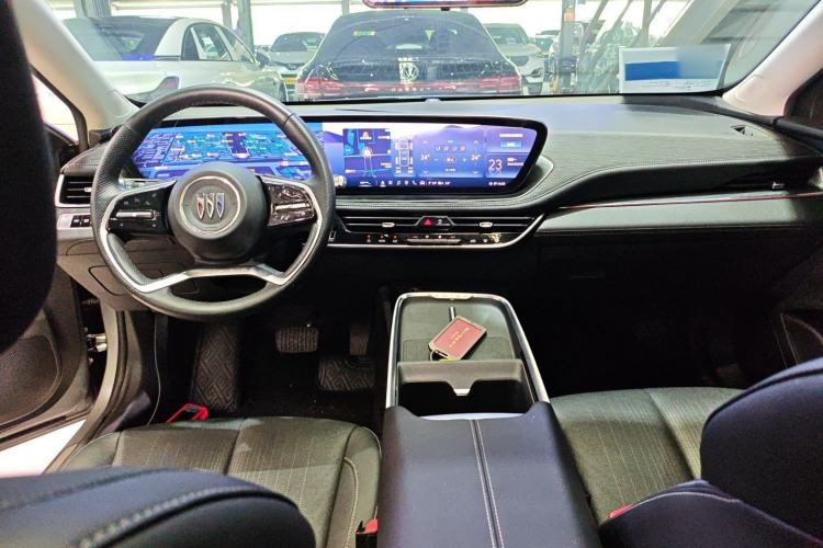 Used Buick LaCrosse 2023 28T Prestige Edition Center Console