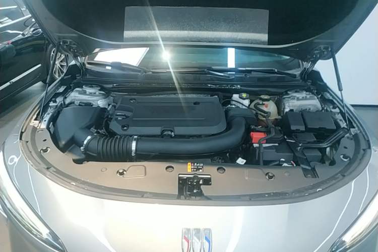 Used Buick LaCrosse 2023 28T Enjoyment Edition Engine Bay
