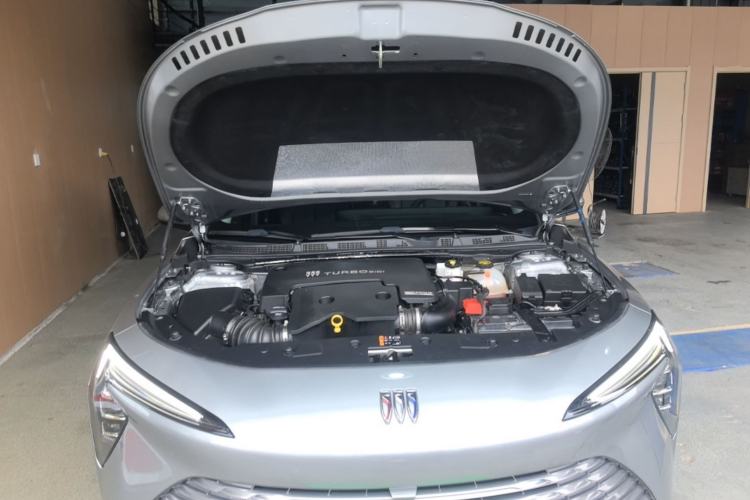 Used Buick LaCrosse 2023 Restyled 25T Cross-Country Edition Engine Bay