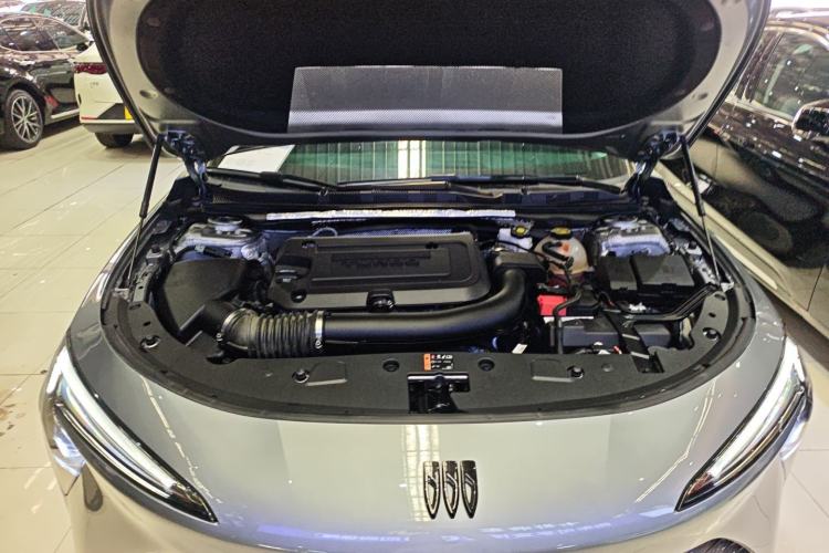 Used Buick LaCrosse 2023 28T Prestige Edition Engine Bay