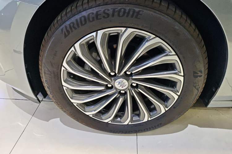Used Buick LaCrosse 2023 28T Prestige Edition Exterior 4