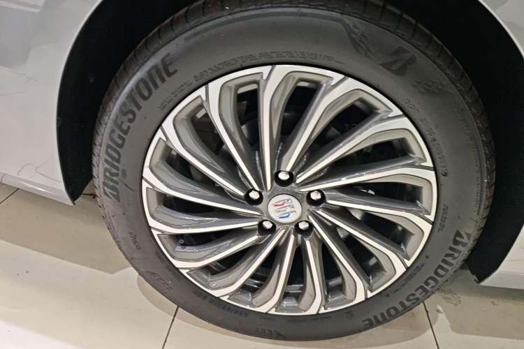Used Buick LaCrosse 2023 28T Prestige Edition Exterior 5