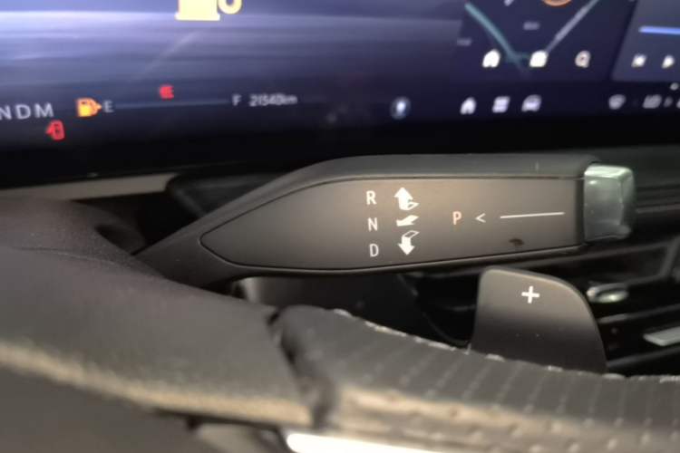 Used Buick LaCrosse 2023 28T Enjoyment Edition Gear Lever