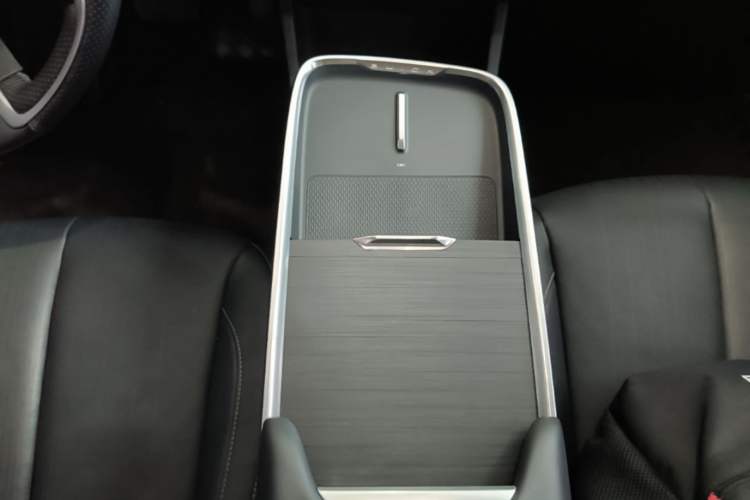 Used Buick LaCrosse 2023 28T Prestige Edition Gear Lever
