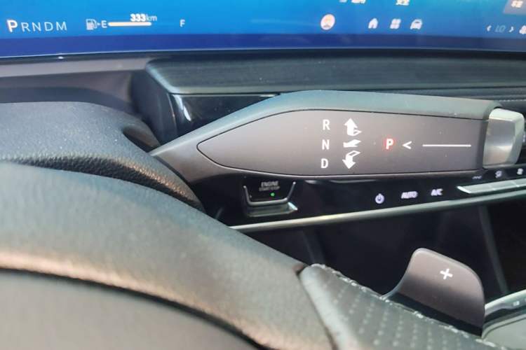 Used Buick LaCrosse 2023 28T Enjoyment Edition Gear Lever