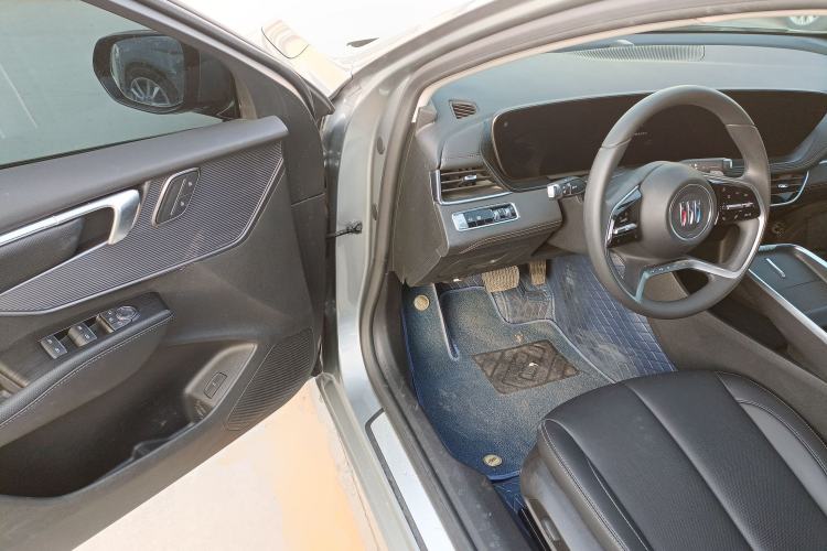 Used Buick LaCrosse 2023 Restyled 25T Cross-Country Edition Interior 3