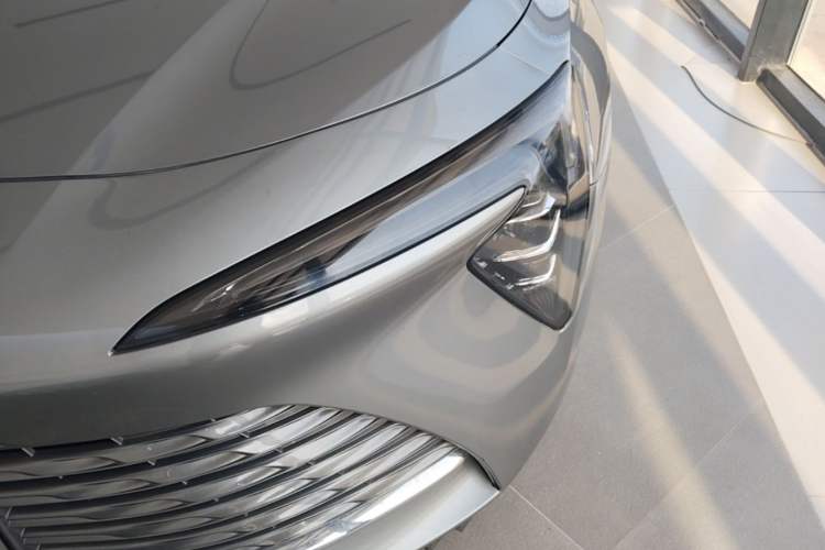 Used Buick LaCrosse 2023 28T Enjoyment Edition Left Front Headlight