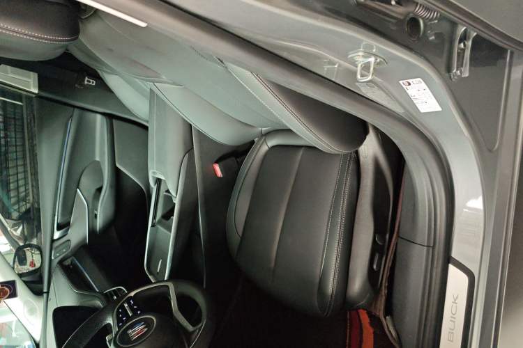 Used Buick LaCrosse 2023 28T Enjoyment Edition Left Front Seat