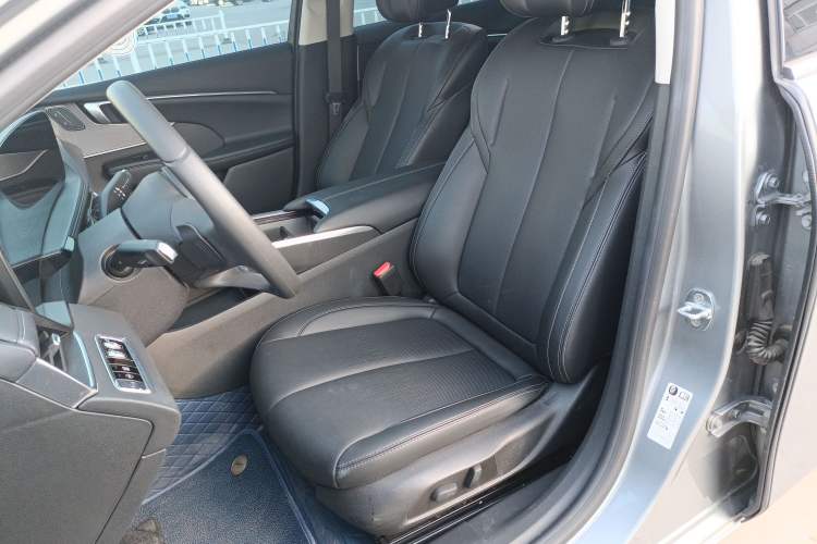 Used Buick LaCrosse 2023 Restyled 25T Cross-Country Edition Left Front Seat