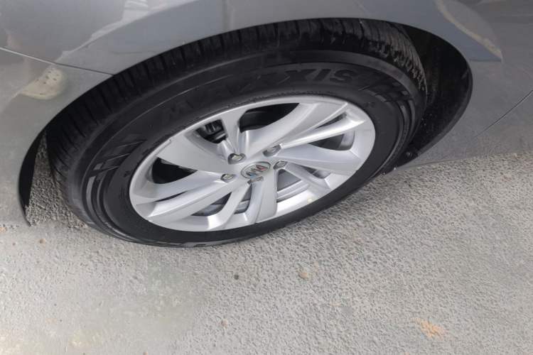 Used Buick LaCrosse 2023 Restyled 25T Cross-Country Edition Left Front Wheel Hub