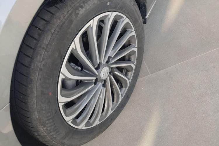 Used Buick LaCrosse 2023 28T Enjoyment Edition Left Front Wheel Hub