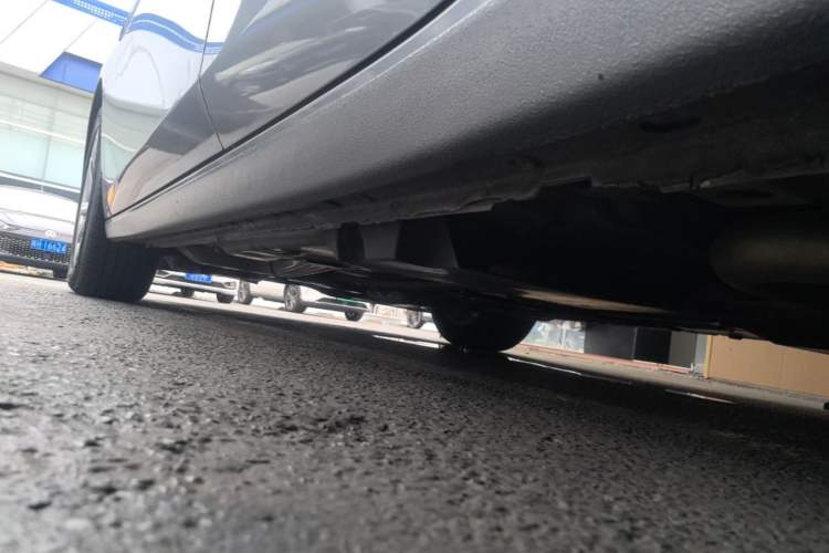 Used Buick LaCrosse 2023 Restyled 25T Cross-Country Edition Left Side Sill