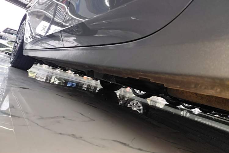 Used Buick LaCrosse 2023 28T Prestige Edition Left Side Sill