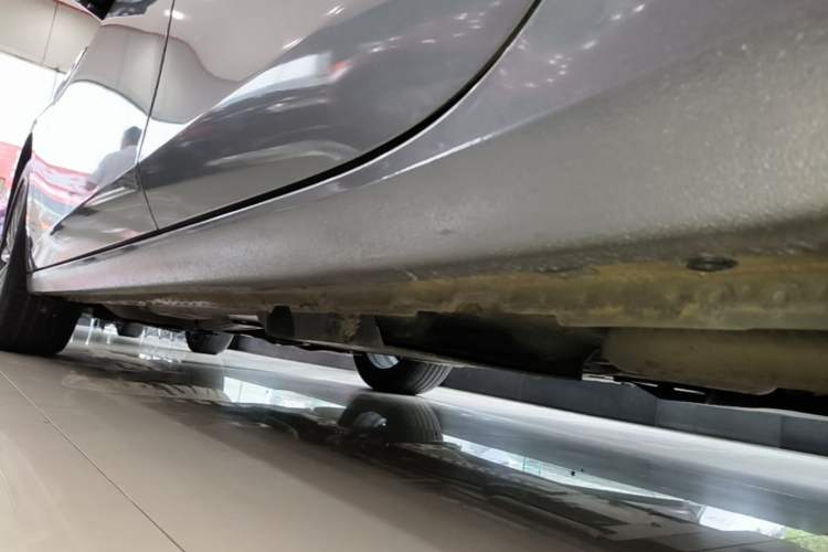 Used Buick LaCrosse 2023 28T Prestige Edition Left Side Sill