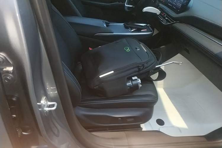 Used Buick LaCrosse 2023 28T Enjoyment Edition Right Front Seat