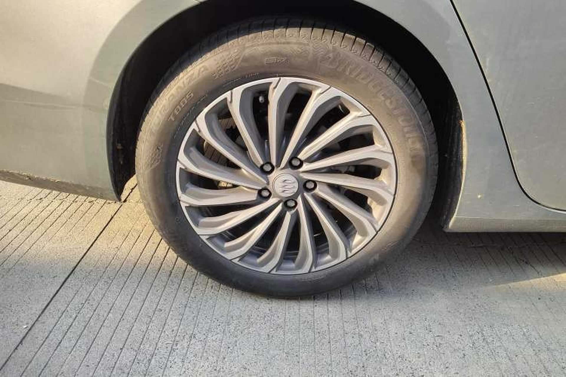 Used Buick LaCrosse 2023 28T Enjoyment Edition Right Rear Wheel Hub