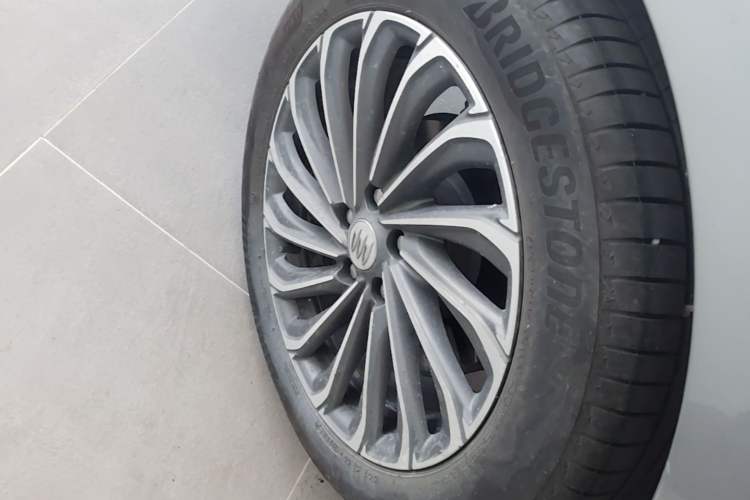 Used Buick LaCrosse 2023 28T Enjoyment Edition Right Rear Wheel Hub