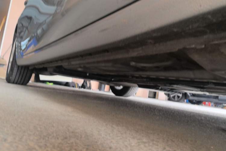 Used Buick LaCrosse 2023 Restyled 25T Cross-Country Edition Right Side Sill