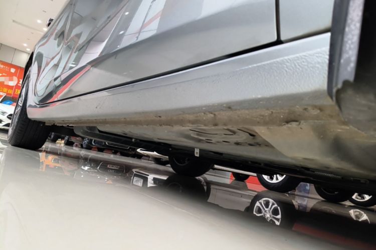Used Buick LaCrosse 2023 28T Prestige Edition Right Side Sill