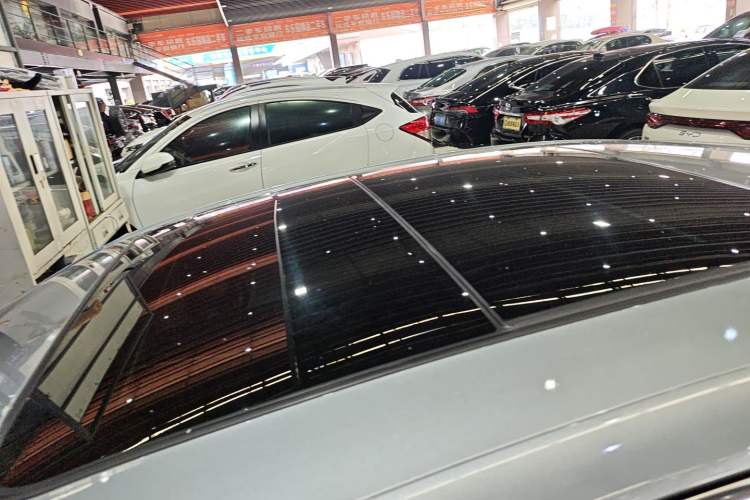 Used Buick LaCrosse 2023 28T Prestige Edition Roof
